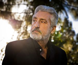 اهنگ تنهاتر از انسان در لحظه ی مرگ اهنگ تنهاتر از انسان در لحظه ی مرگ